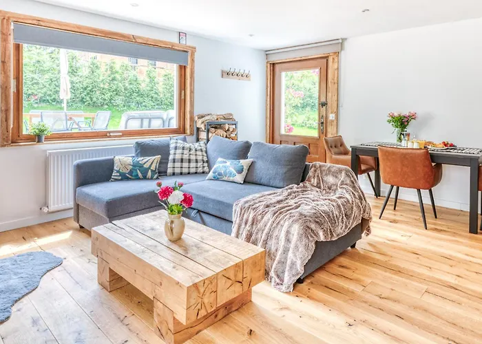 De Luxe Avec Jacuzzi, Vue Montagne Et Jardin Apartment