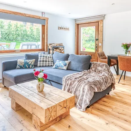De Luxe Avec Jacuzzi, Vue Montagne Et Jardin Appartement